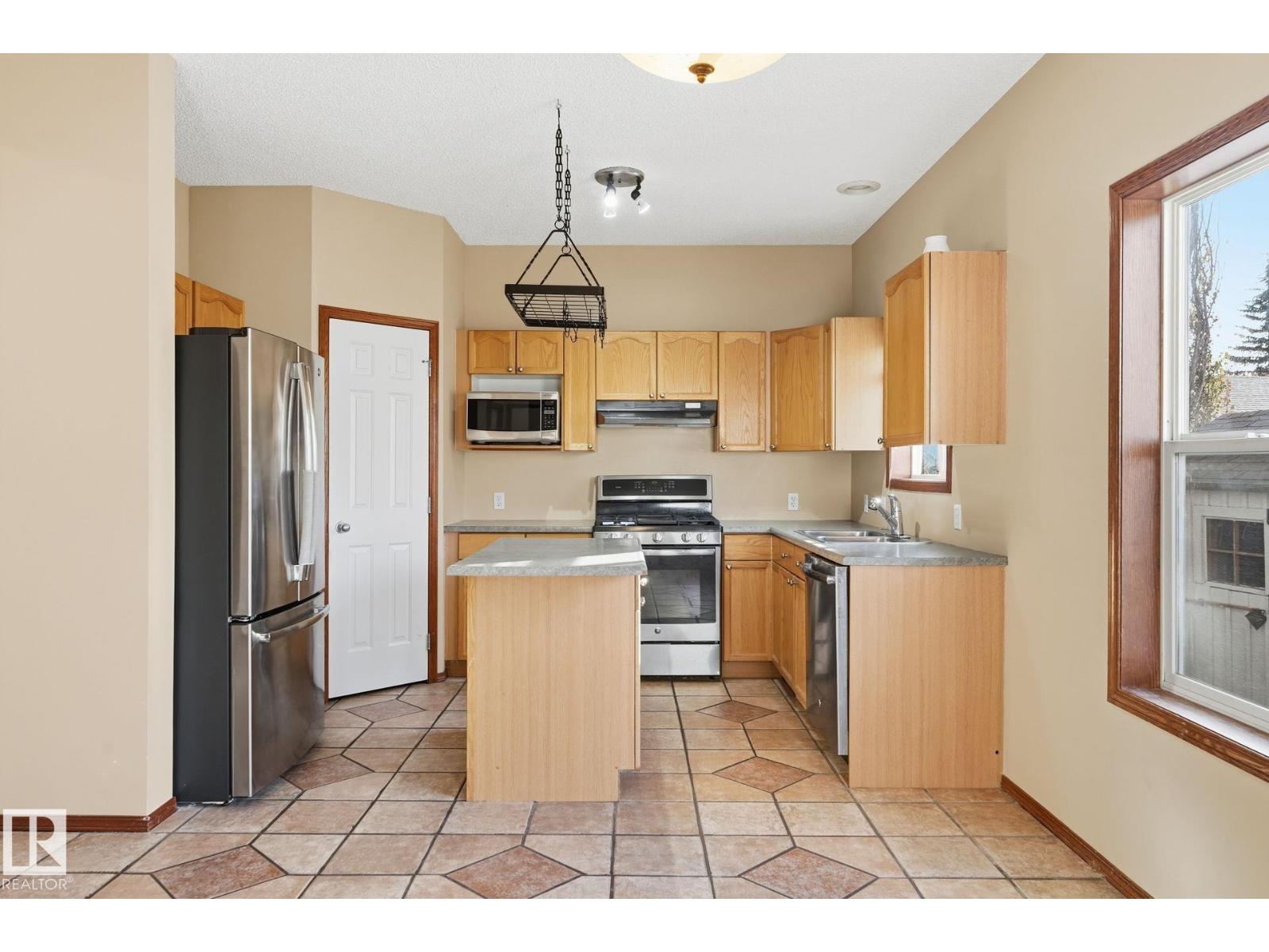 1922 Tanner Wd Nw, Edmonton, Alberta  T6R 2S5 - Photo 10 - E4463402