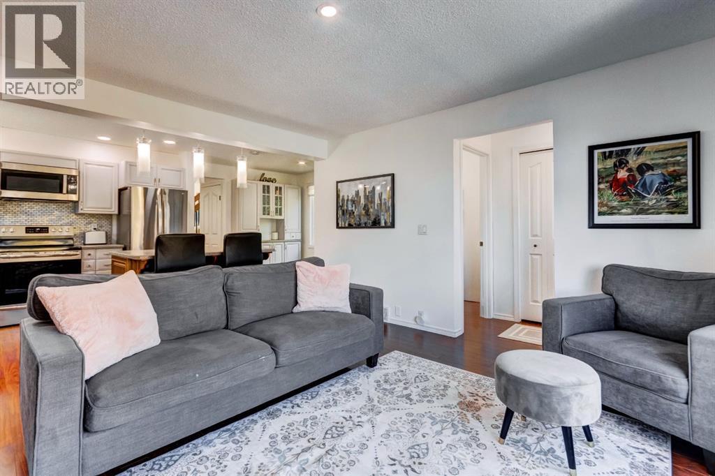 235 Strathearn Crescent Sw, Calgary, Alberta  T3H 1M9 - Photo 12 - A2269029