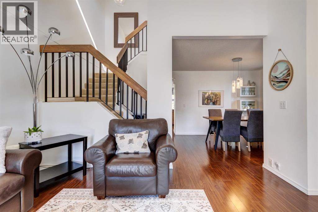 235 Strathearn Crescent Sw, Calgary, Alberta  T3H 1M9 - Photo 4 - A2269029