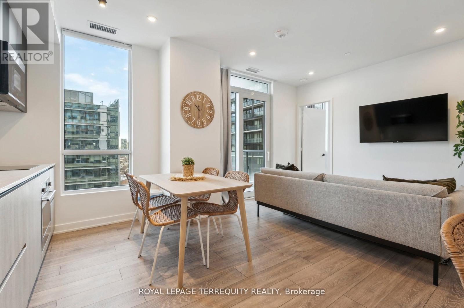 1902 - 108 Peter Street, Toronto, Ontario  M5V 0W2 - Photo 18 - C12525816