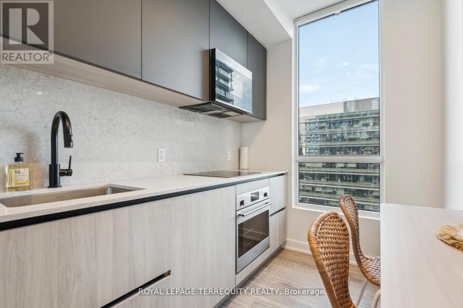 1902 - 108 Peter Street, Toronto, Ontario  M5V 0W2 - Photo 22 - C12525816