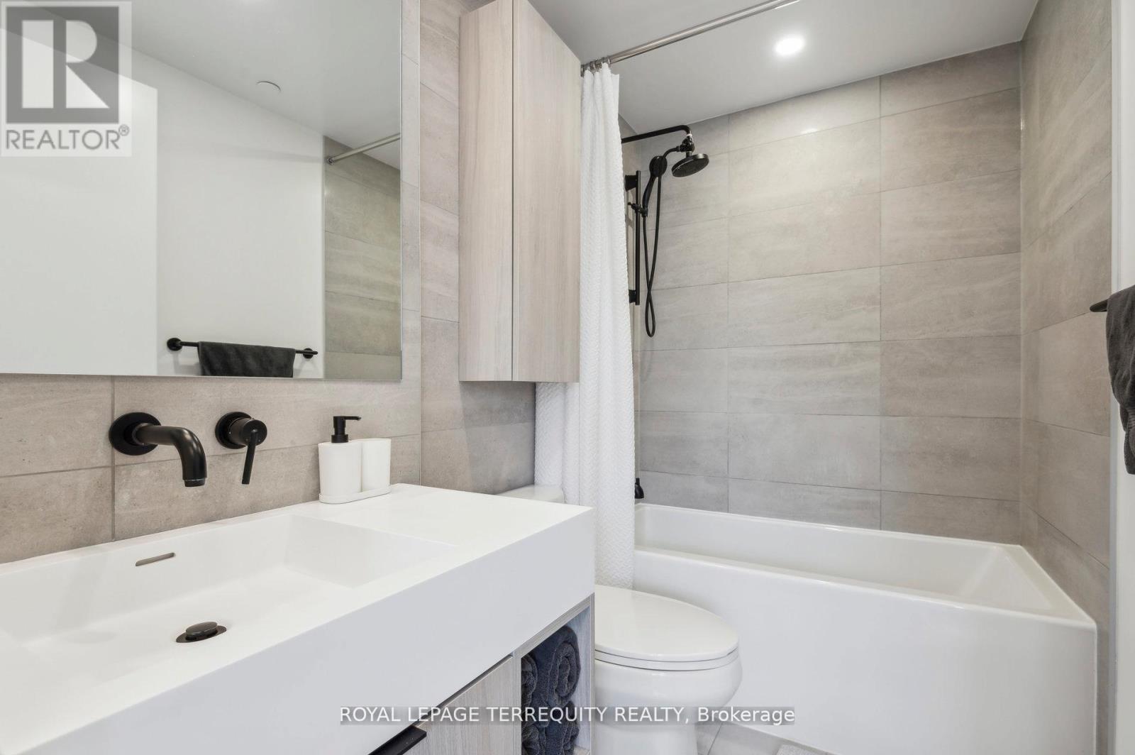 1902 - 108 Peter Street, Toronto, Ontario  M5V 0W2 - Photo 25 - C12525816