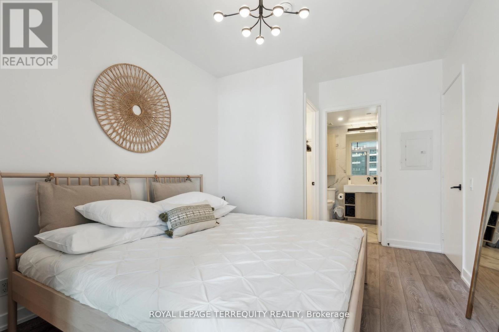 1902 - 108 Peter Street, Toronto, Ontario  M5V 0W2 - Photo 30 - C12525816