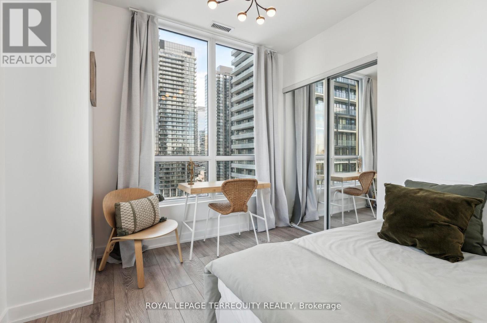 1902 - 108 Peter Street, Toronto, Ontario  M5V 0W2 - Photo 32 - C12525816