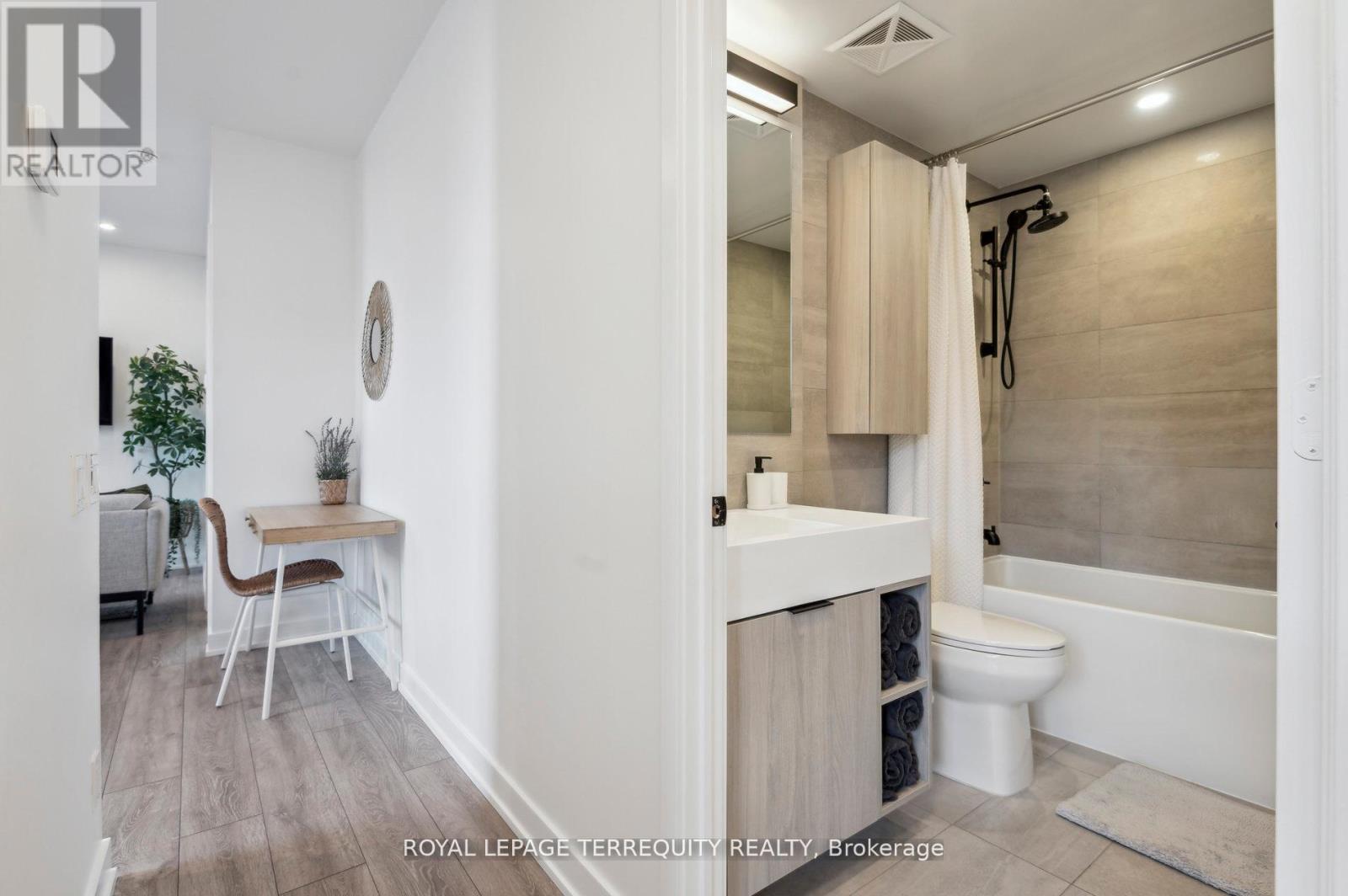 1902 - 108 Peter Street, Toronto, Ontario  M5V 0W2 - Photo 34 - C12525816