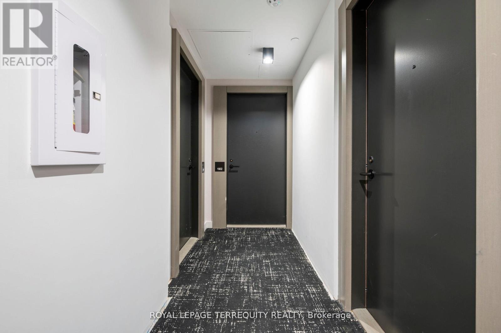 1902 - 108 Peter Street, Toronto, Ontario  M5V 0W2 - Photo 6 - C12525816