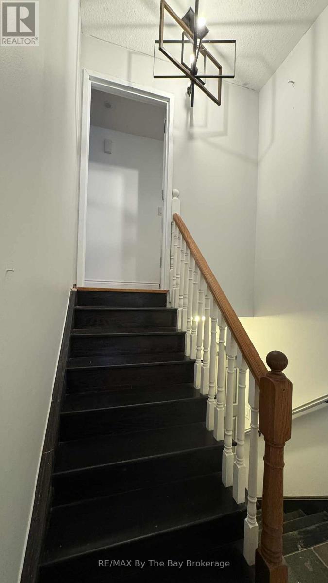 41 Melrose Avenue, Wasaga Beach, Ontario  L9Z 2S8 - Photo 5 - S12524276