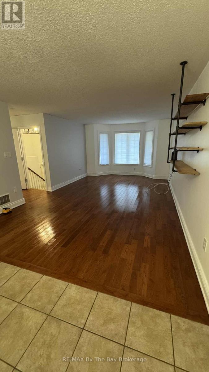 41 Melrose Avenue, Wasaga Beach, Ontario  L9Z 2S8 - Photo 8 - S12524276