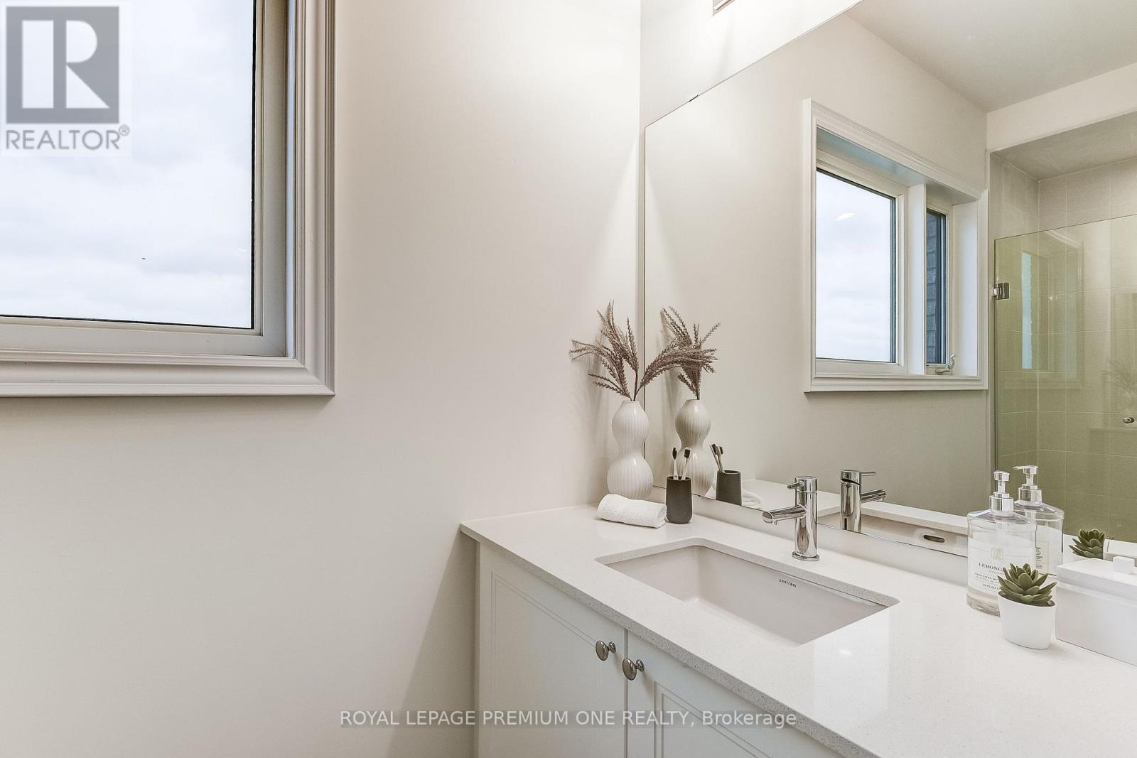 117 Tennant Circle E, Vaughan, Ontario  L4H 5L5 - Photo 11 - N12525824