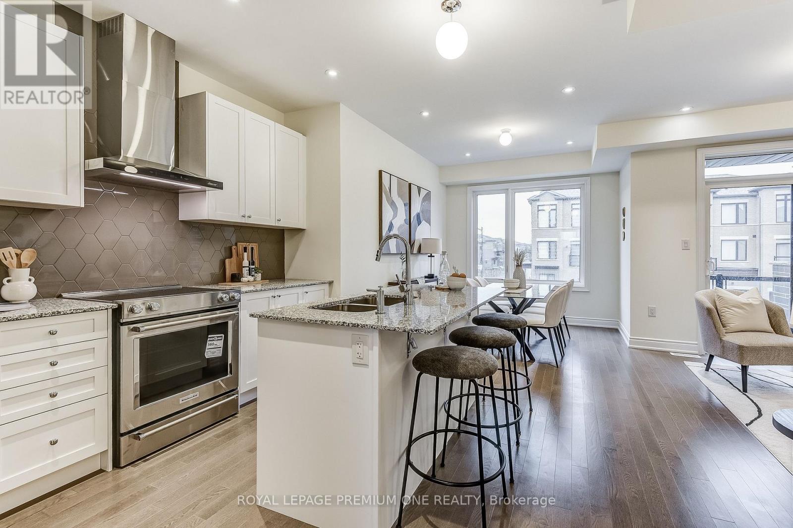 117 Tennant Circle E, Vaughan, Ontario  L4H 5L5 - Photo 15 - N12525824