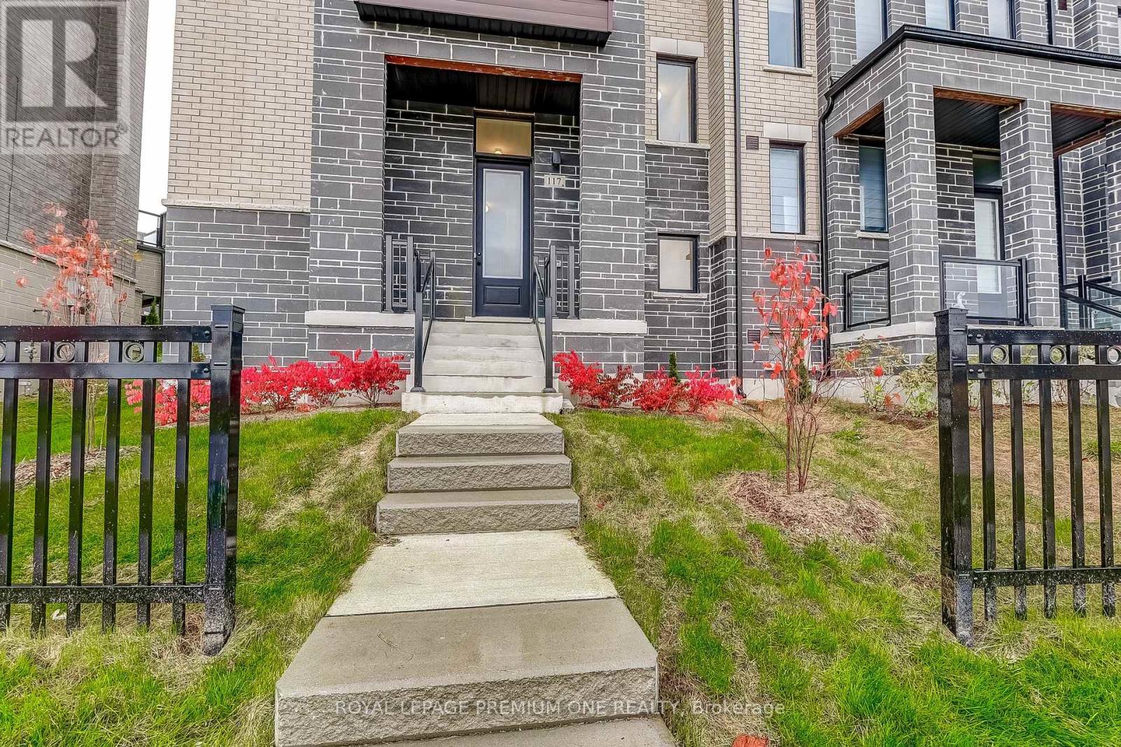 117 Tennant Circle E, Vaughan, Ontario  L4H 5L5 - Photo 4 - N12525824