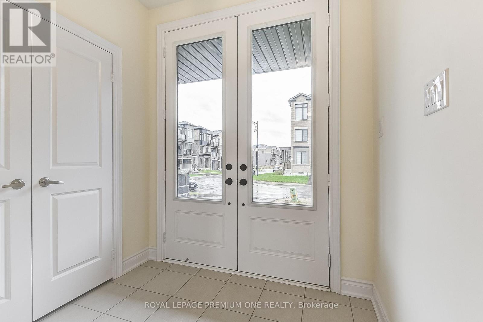 117 Tennant Circle E, Vaughan, Ontario  L4H 5L5 - Photo 6 - N12525824