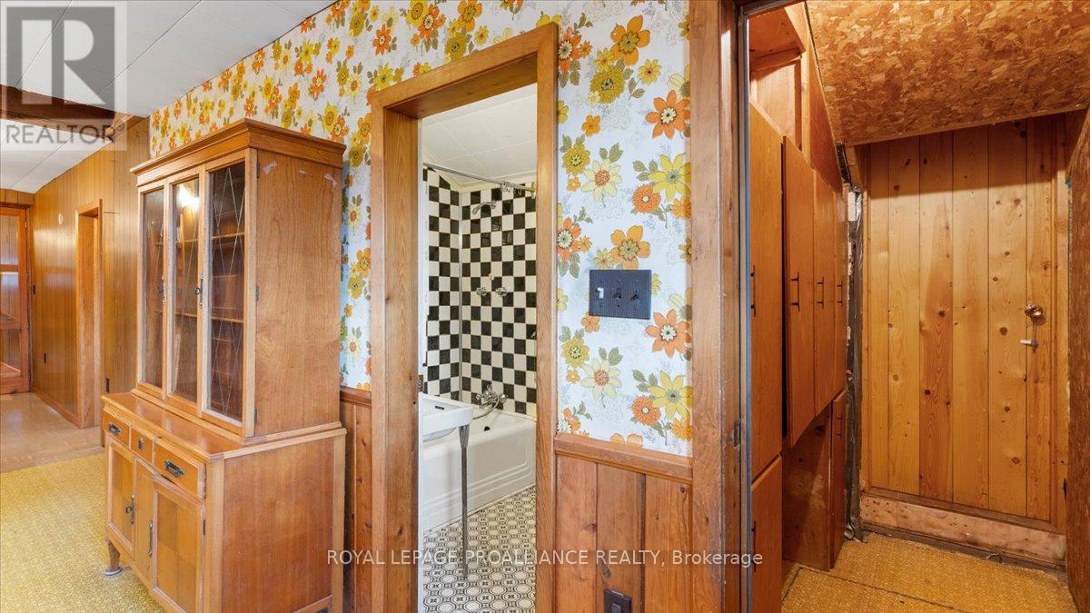 31 S Wellington Street, Quinte West, Ontario K0K 2C0 - Photo 12 - X12525844