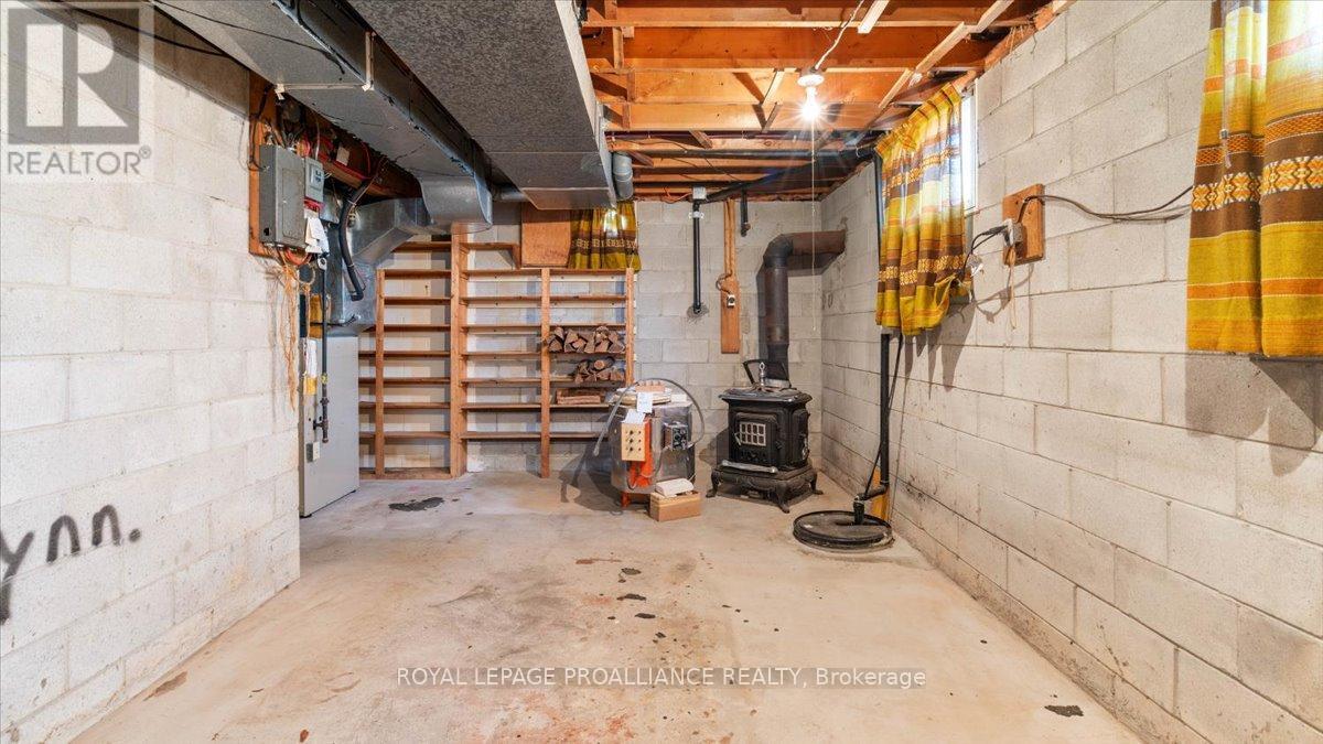 31 S Wellington Street, Quinte West, Ontario K0K 2C0 - Photo 36 - X12525844