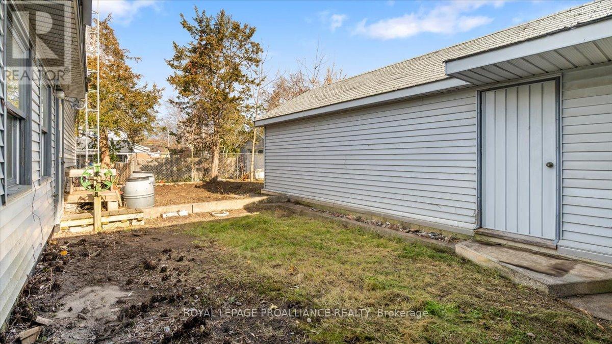 31 S Wellington Street, Quinte West, Ontario K0K 2C0 - Photo 37 - X12525844