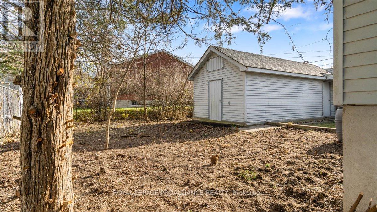 31 S Wellington Street, Quinte West, Ontario K0K 2C0 - Photo 39 - X12525844