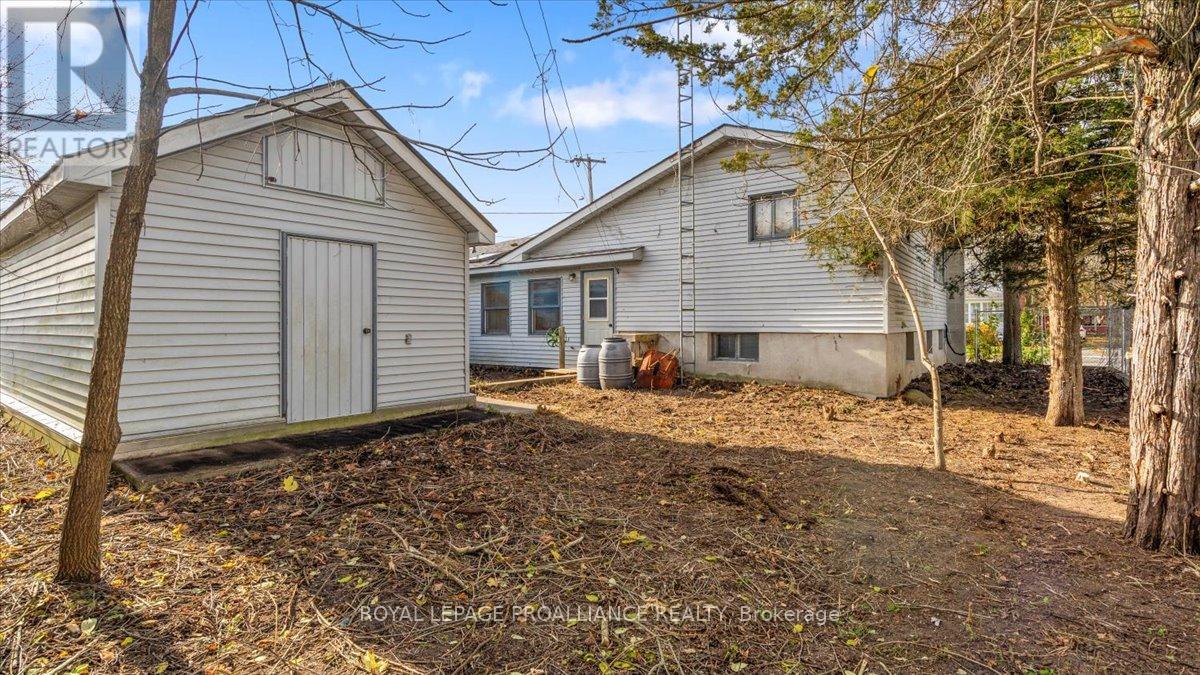 31 S Wellington Street, Quinte West, Ontario K0K 2C0 - Photo 40 - X12525844