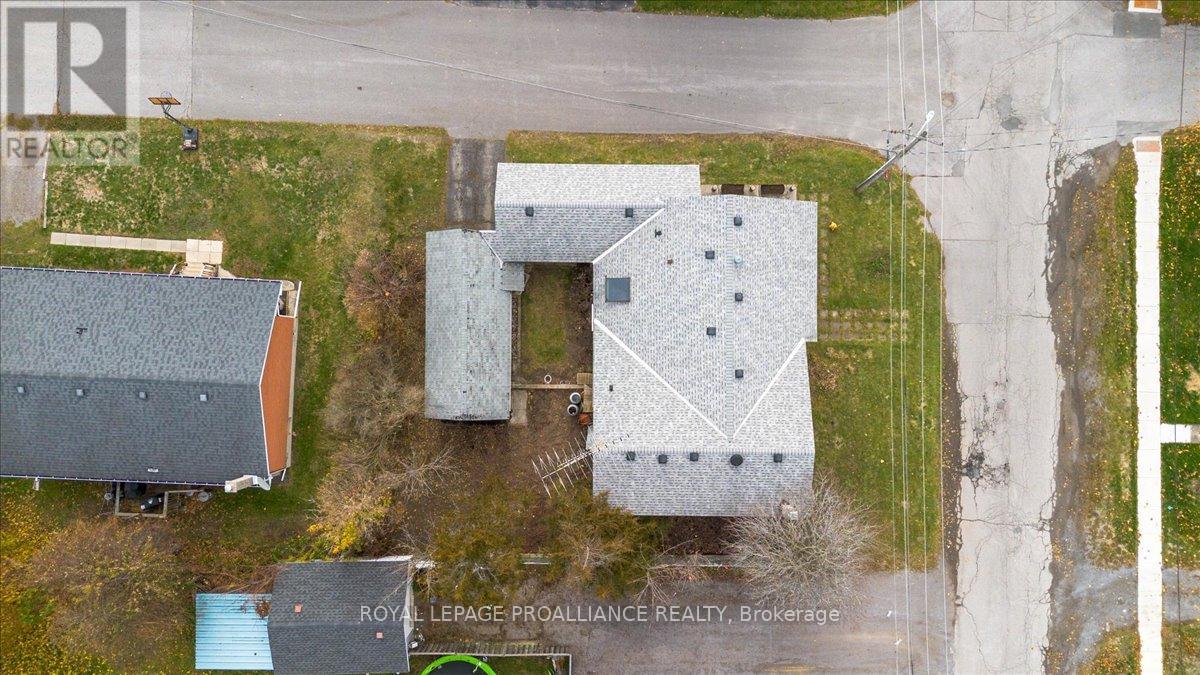 31 S Wellington Street, Quinte West, Ontario K0K 2C0 - Photo 42 - X12525844