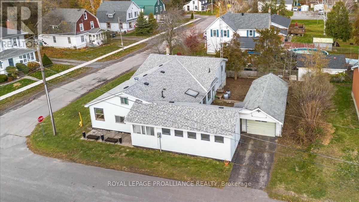 31 S Wellington Street, Quinte West, Ontario K0K 2C0 - Photo 46 - X12525844