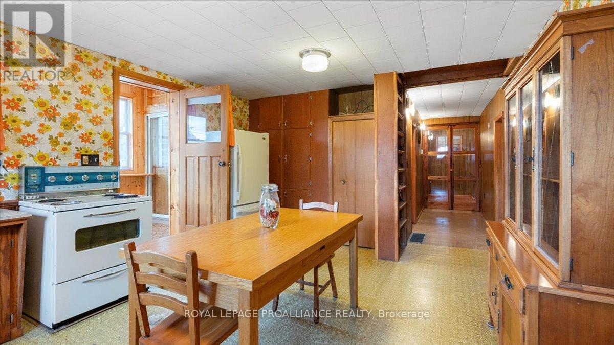 31 S Wellington Street, Quinte West, Ontario K0K 2C0 - Photo 8 - X12525844