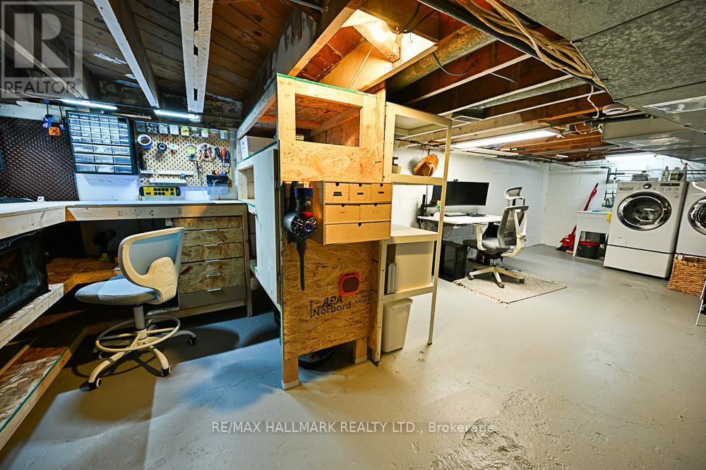 3318 Bathurst Street, Toronto, Ontario  M6A 2B6 - Photo 33 - C12486249