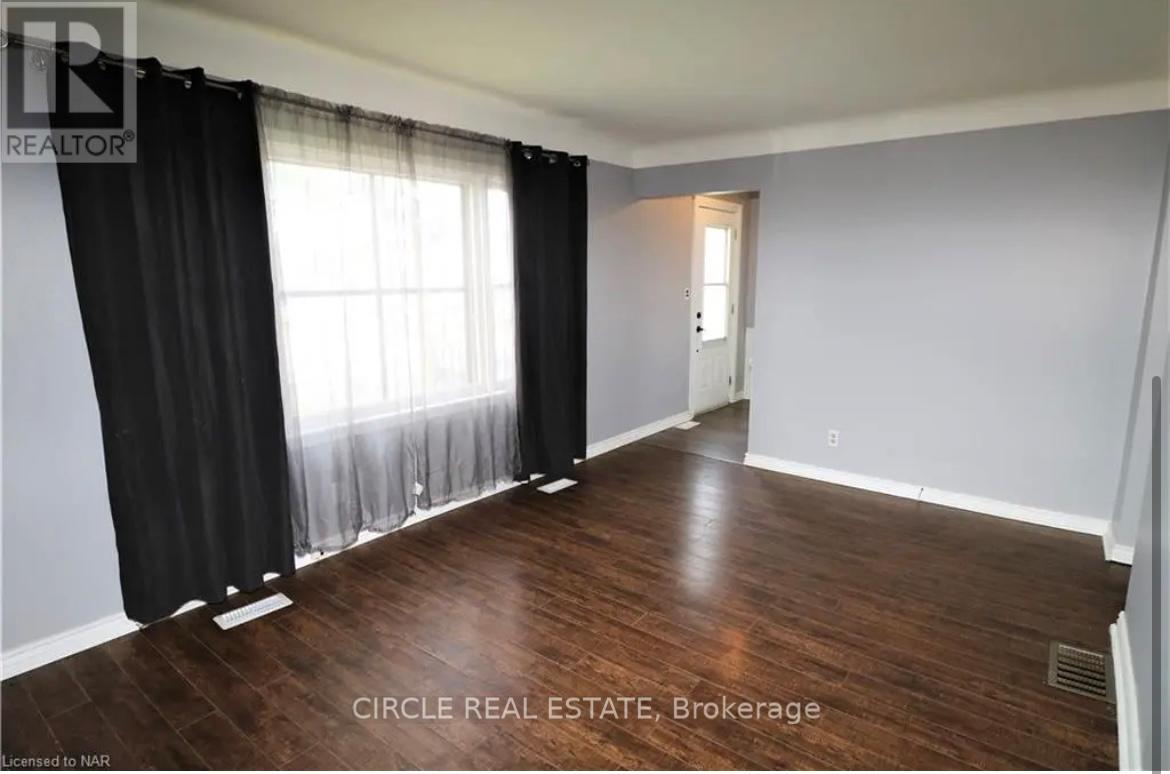 6755 Mcleod Road, Niagara Falls, Ontario  L2G 3G7 - Photo 3 - X12525806