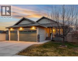 734 Woodside Bay NW Woodside