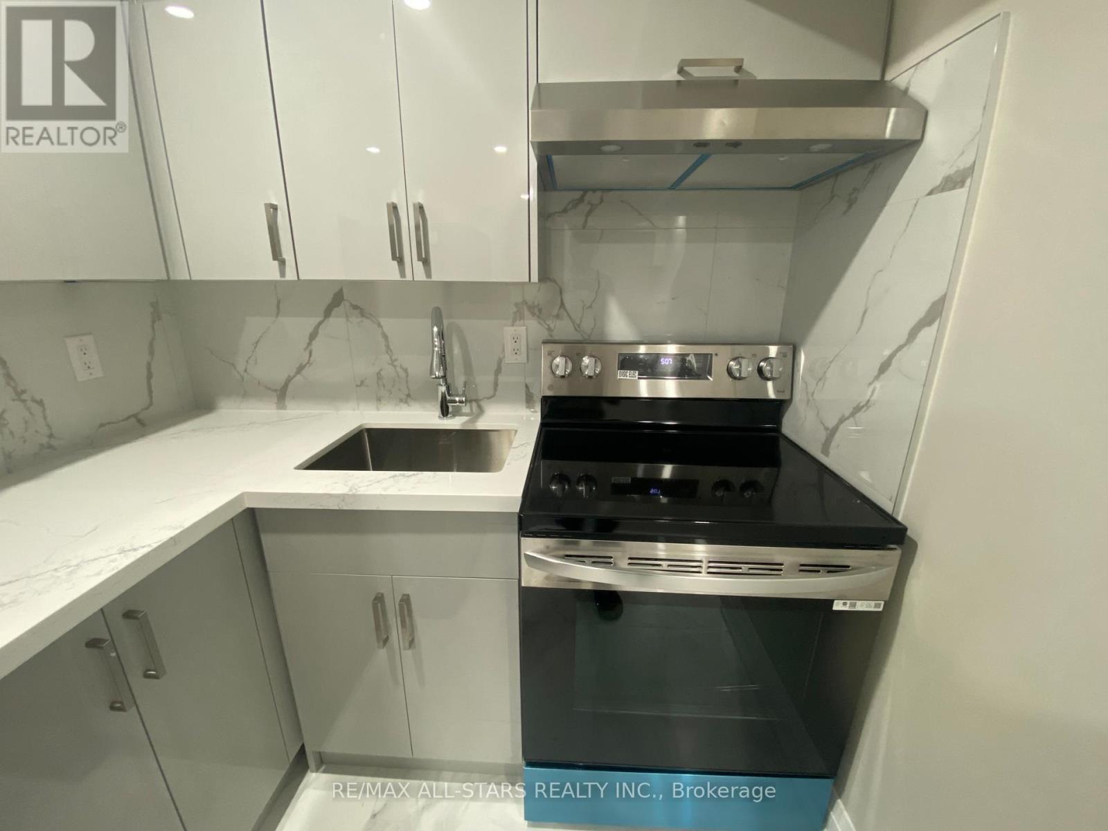 519a Warden Avenue, Toronto, Ontario  L3R 1N3 - Photo 8 - E12525712