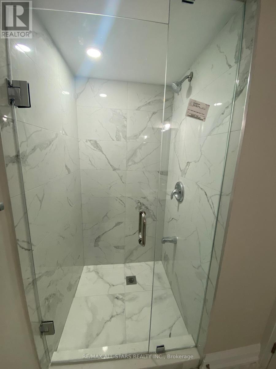 519a Warden Avenue, Toronto, Ontario  L3R 1N3 - Photo 7 - E12525712