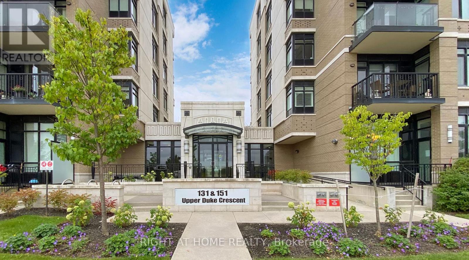 705 - 131 Upper Duke Crescent, Markham, Ontario L6G 0C9 - Photo 10 - N12502772