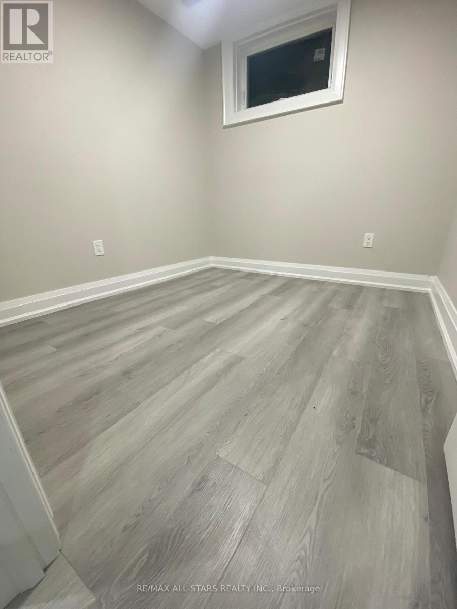 519a Warden Avenue, Toronto, Ontario  L3R 1N3 - Photo 3 - E12525712