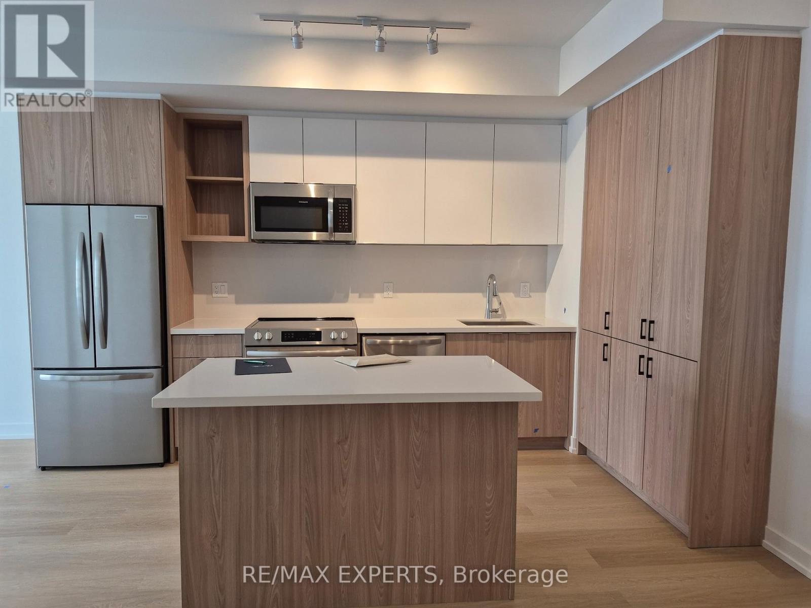 306 - 333 Sunseeker Avenue, Innisfil, Ontario  L9R 0R6 - Photo 7 - N12523976