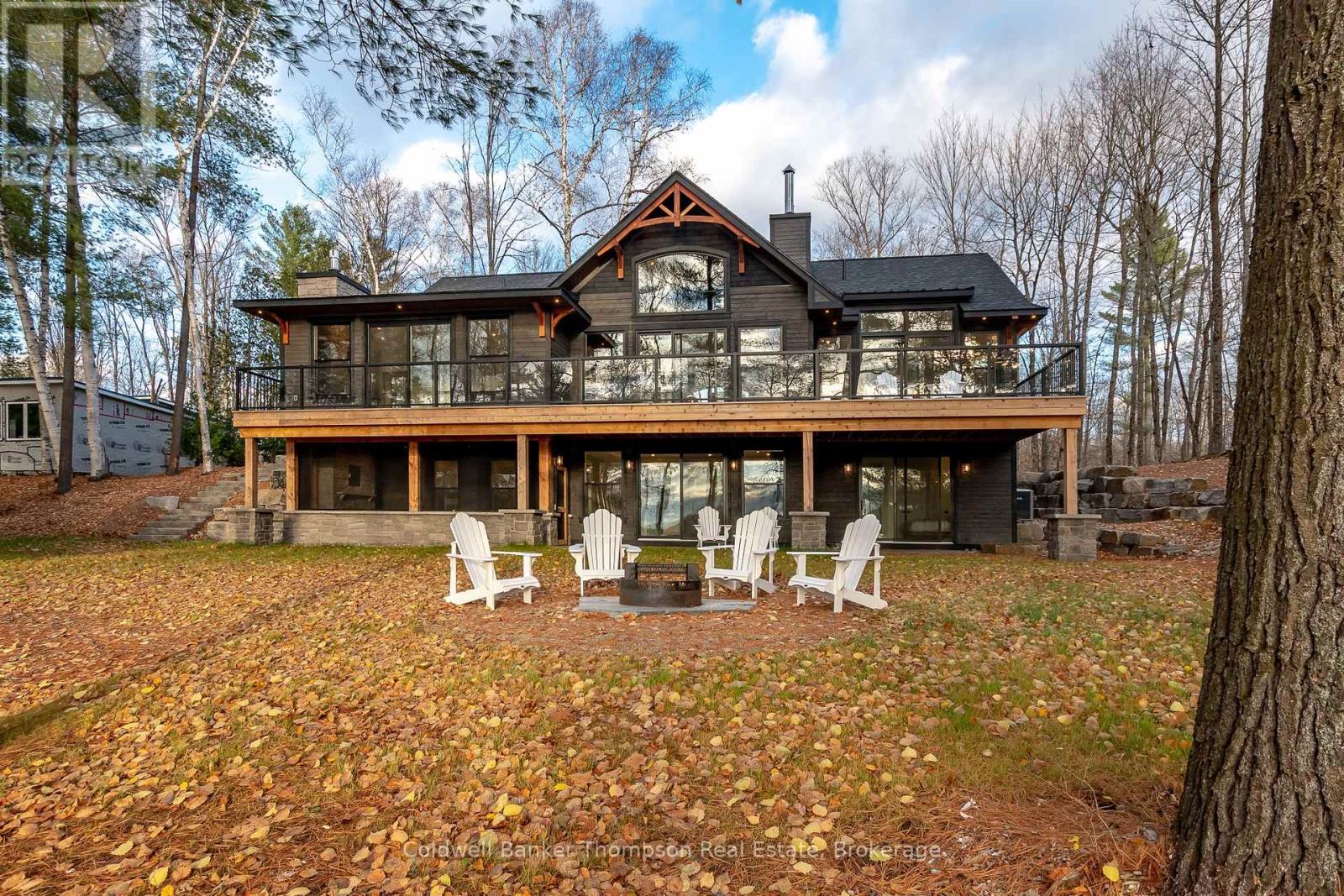 <div class="slider-price">$3,599,900</div><p>1204 Seabreeze Road, Lake Of Bays, Ontario</p>