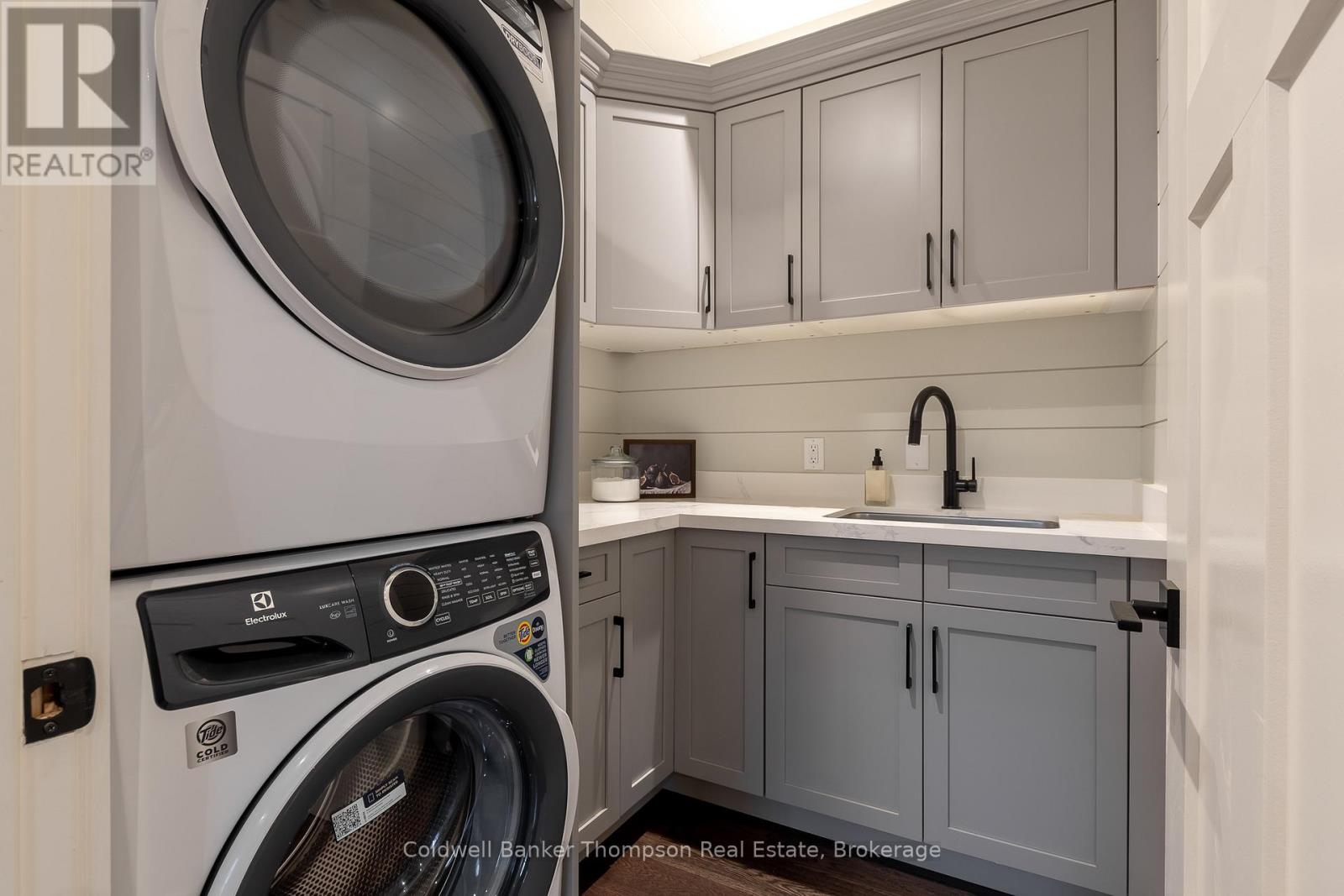 1204 Seabreeze Road, Lake Of Bays, Ontario  P0A 1H0 - Photo 22 - X12525904