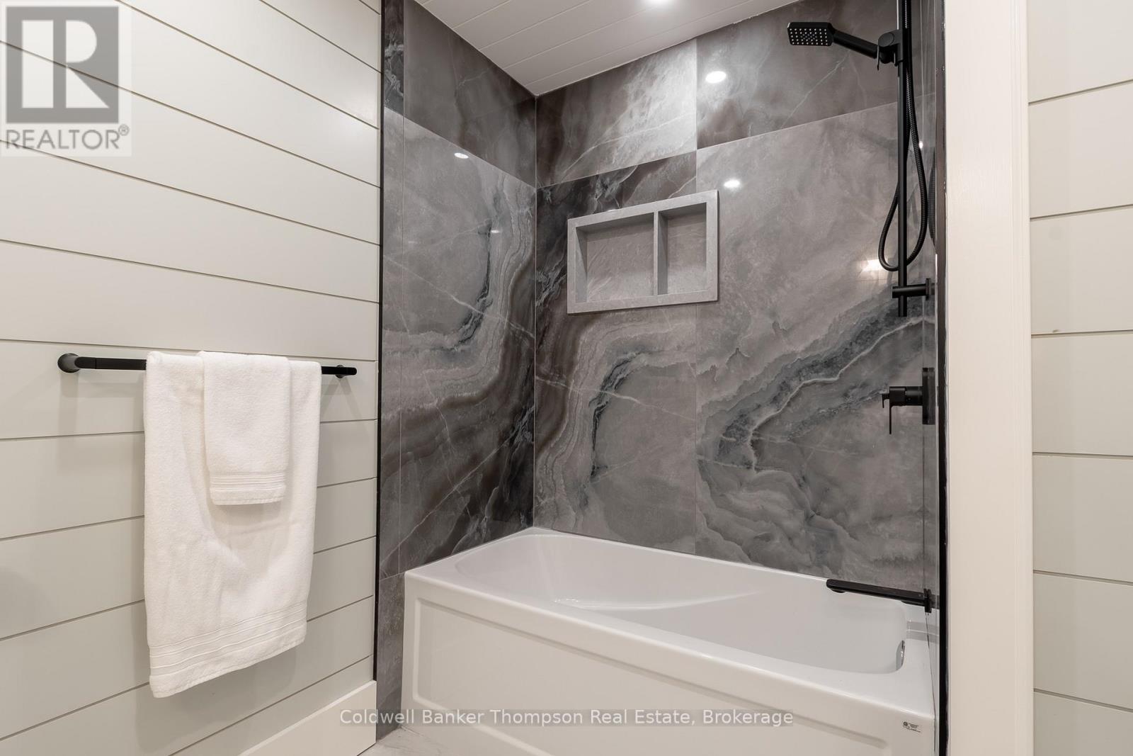 1204 Seabreeze Road, Lake Of Bays, Ontario  P0A 1H0 - Photo 39 - X12525904