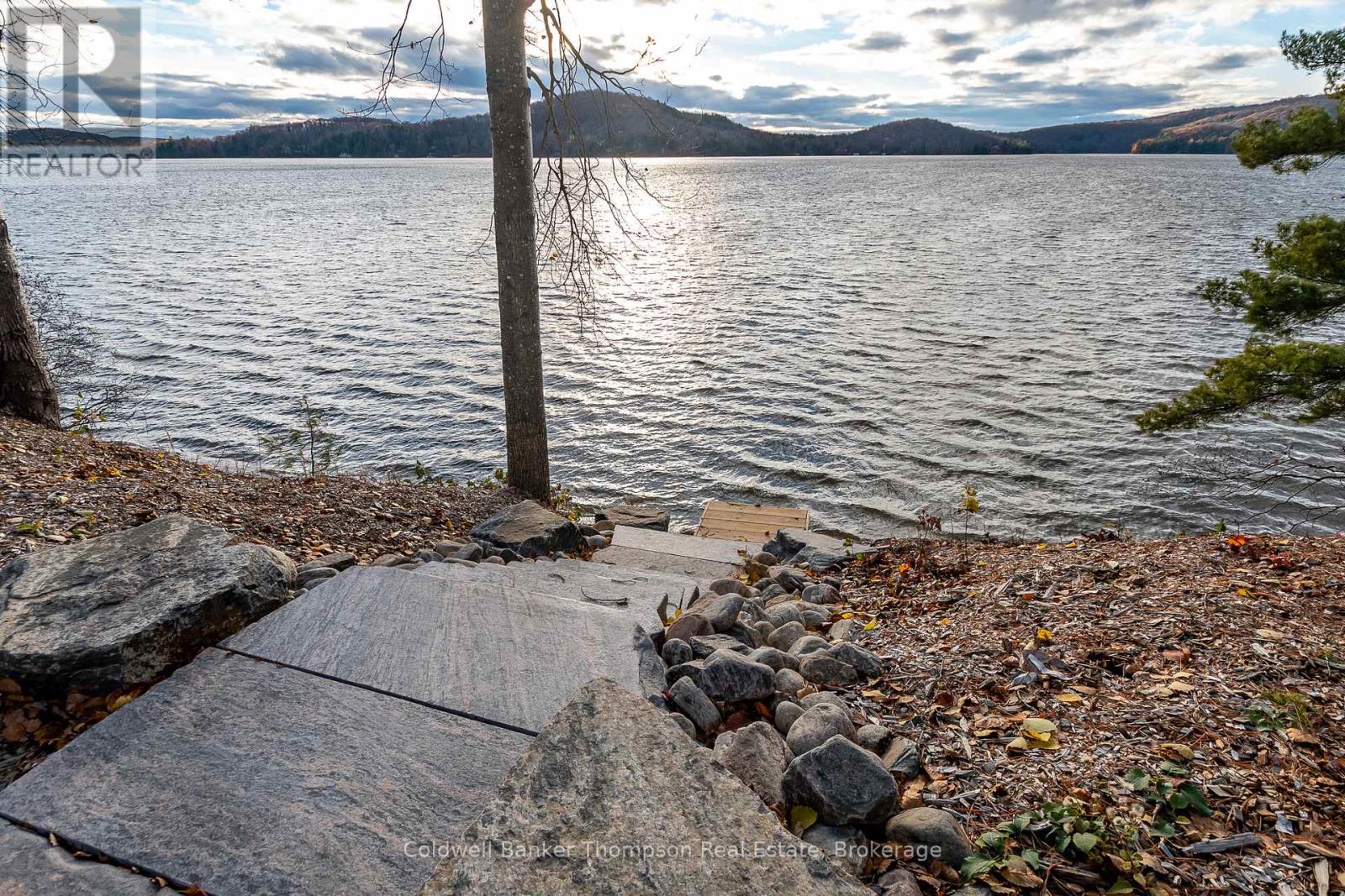 1204 Seabreeze Road, Lake Of Bays, Ontario  P0A 1H0 - Photo 46 - X12525904