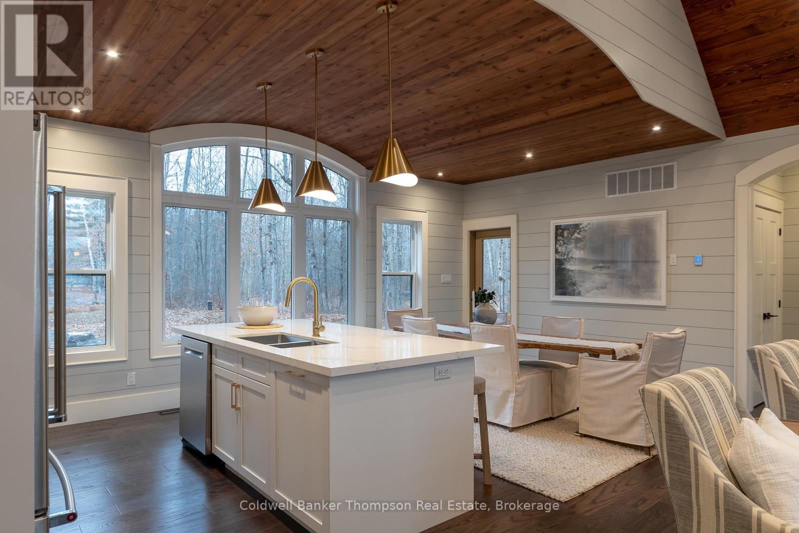 1204 Seabreeze Road, Lake Of Bays, Ontario  P0A 1H0 - Photo 8 - X12525904