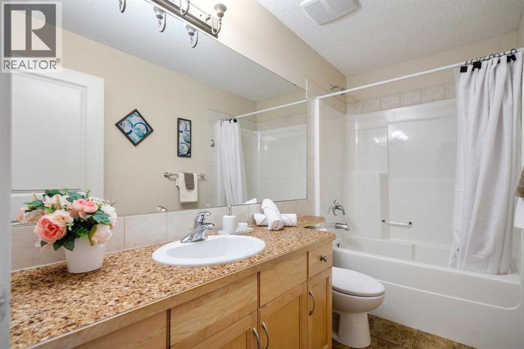 808 Coopers Square Sw, Airdrie, Alberta  T4B 0G6 - Photo 35 - A2269584