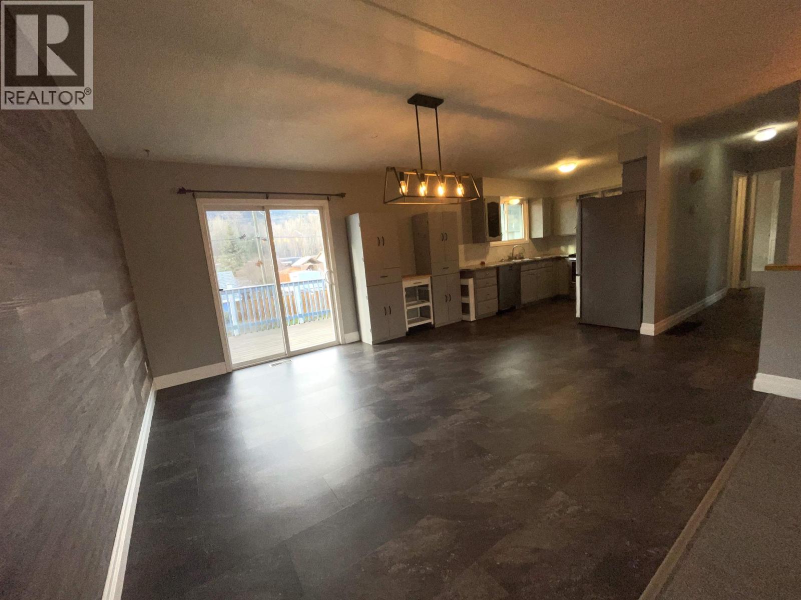 3443 Alfred Avenue, Smithers, British Columbia  V0J 2N0 - Photo 11 - R3065966