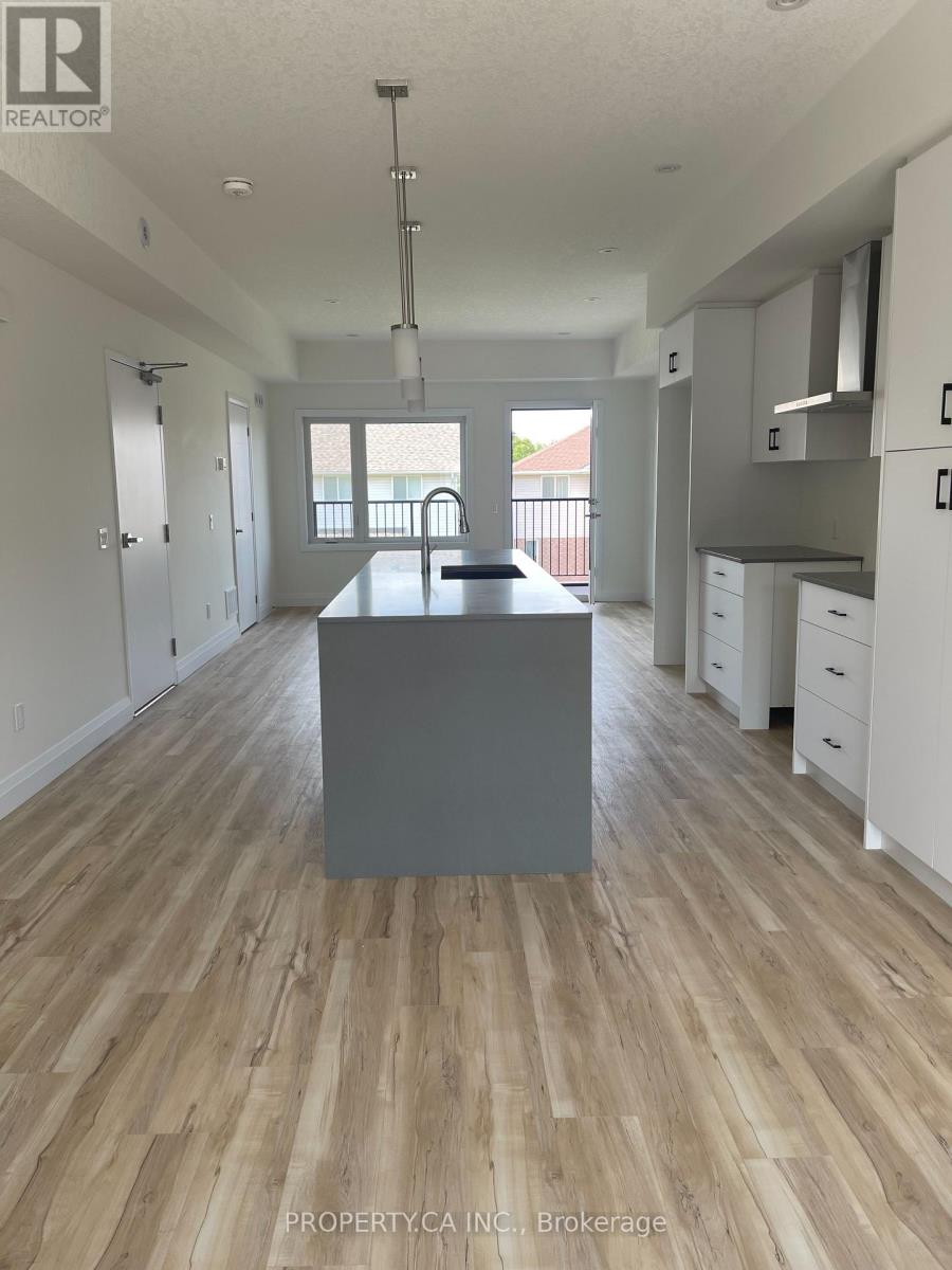 30 Lily Lane, Guelph, Ontario  N1G 5K6 - Photo 4 - X12523834