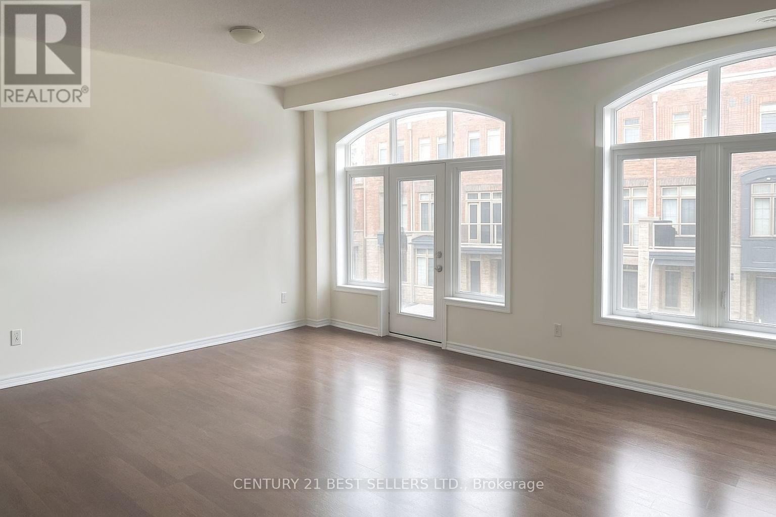 322 John Davis Gate, Whitchurch-Stouffville, Ontario  L4A 7Y6 - Photo 3 - N12525830