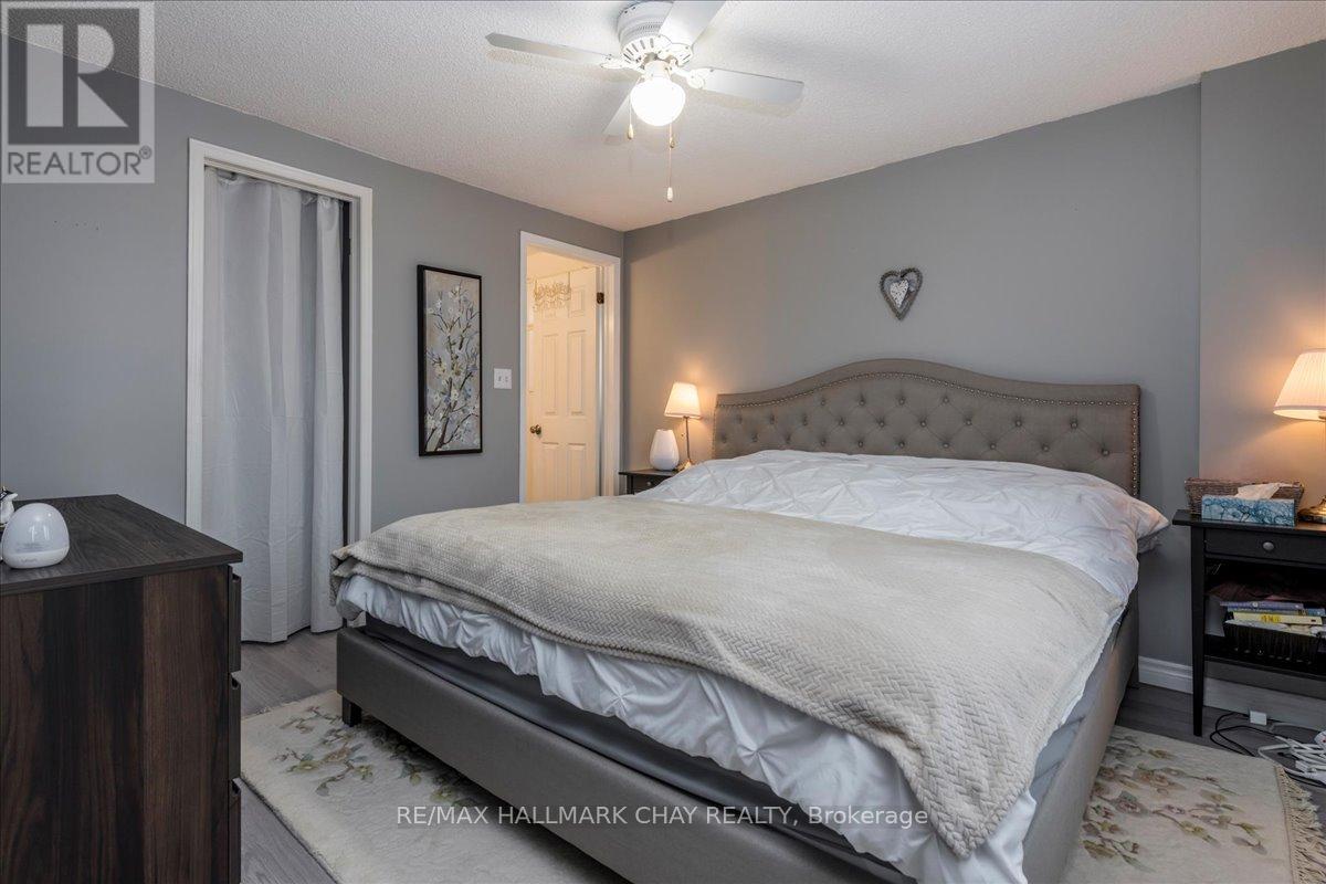 11 Garibaldi Drive, Barrie, Ontario  L4N 8C3 - Photo 11 - S12525862