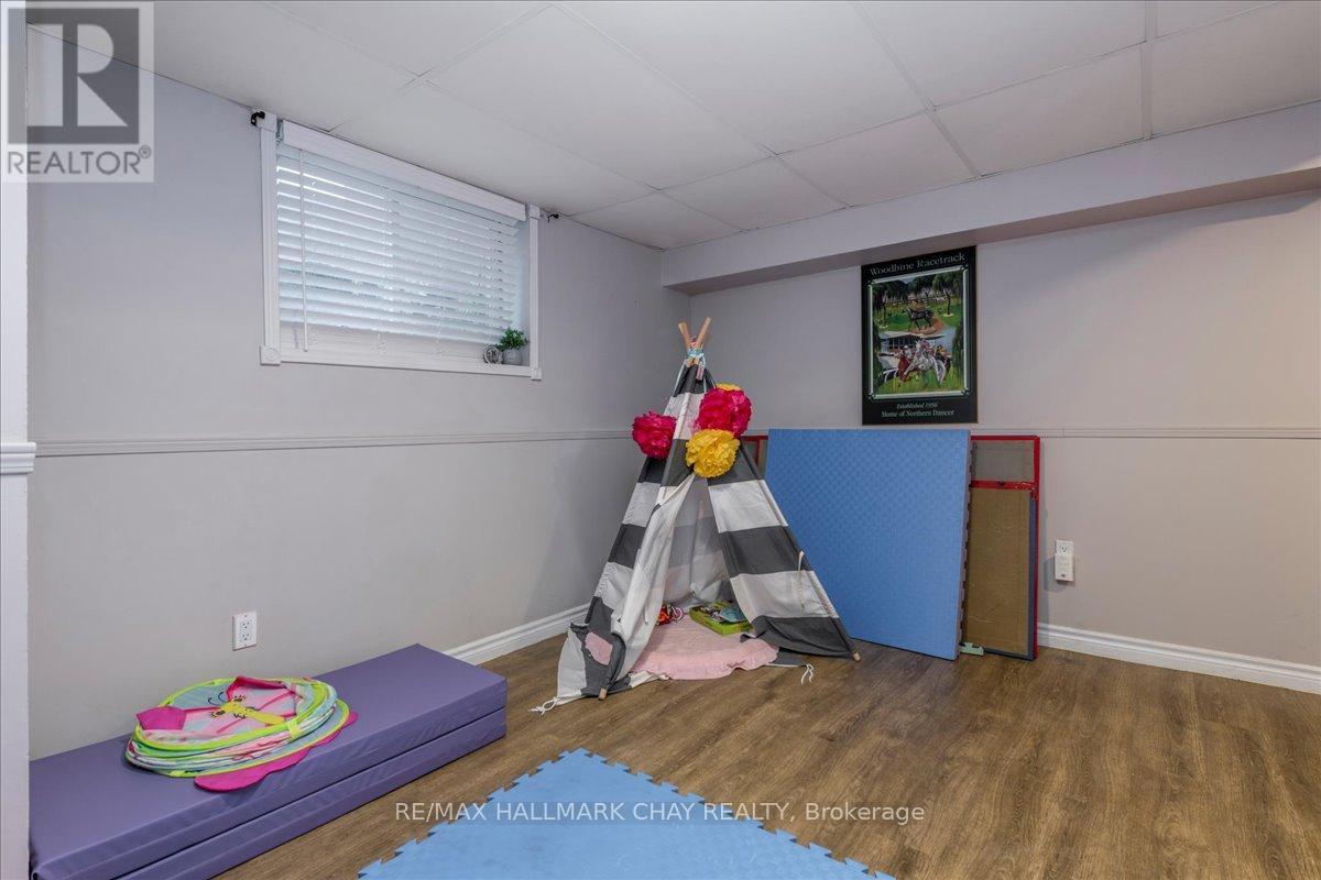 11 Garibaldi Drive, Barrie, Ontario  L4N 8C3 - Photo 16 - S12525862