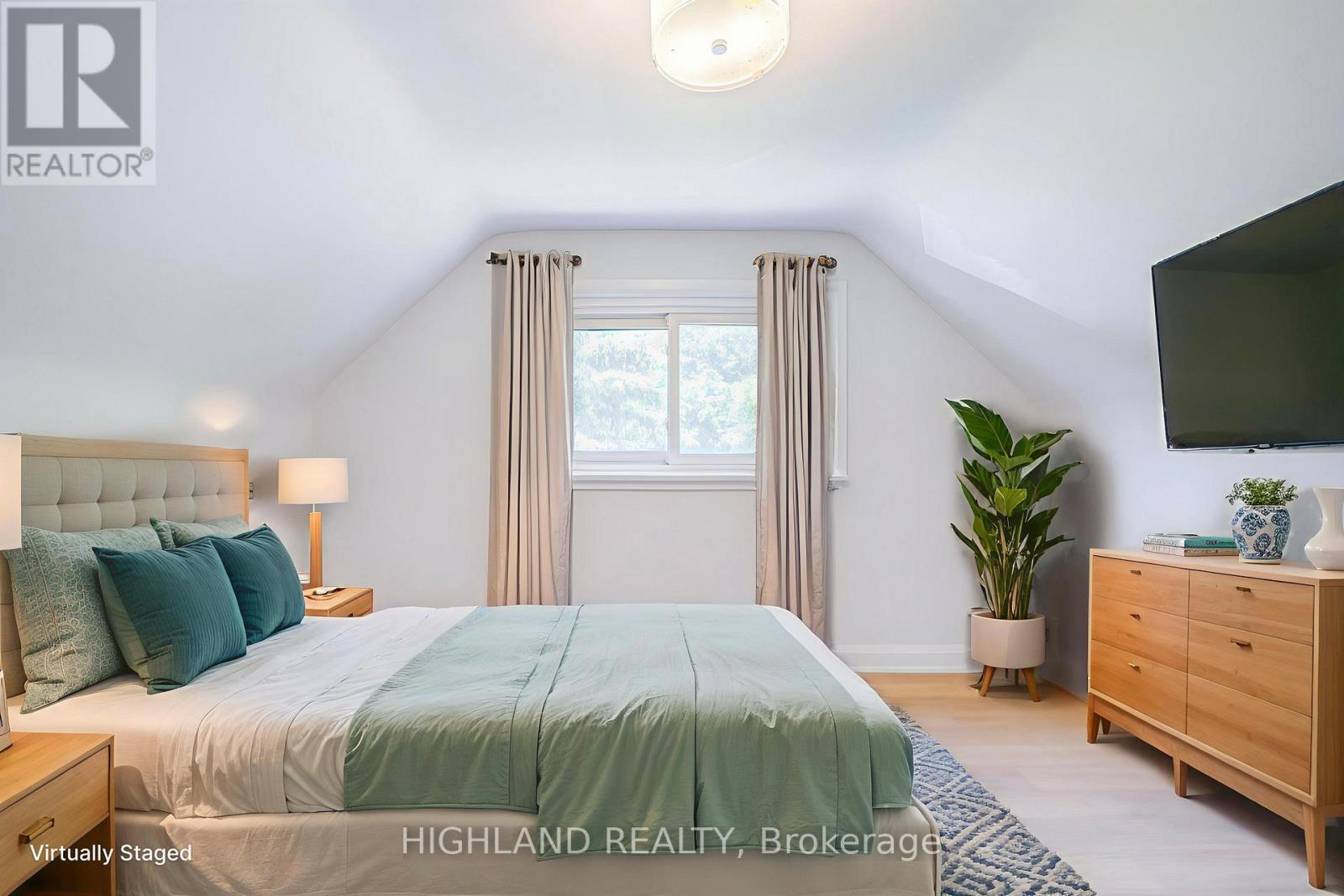 38 Esmond Crescent, Toronto, Ontario  M9W 1T4 - Photo 14 - W12525840