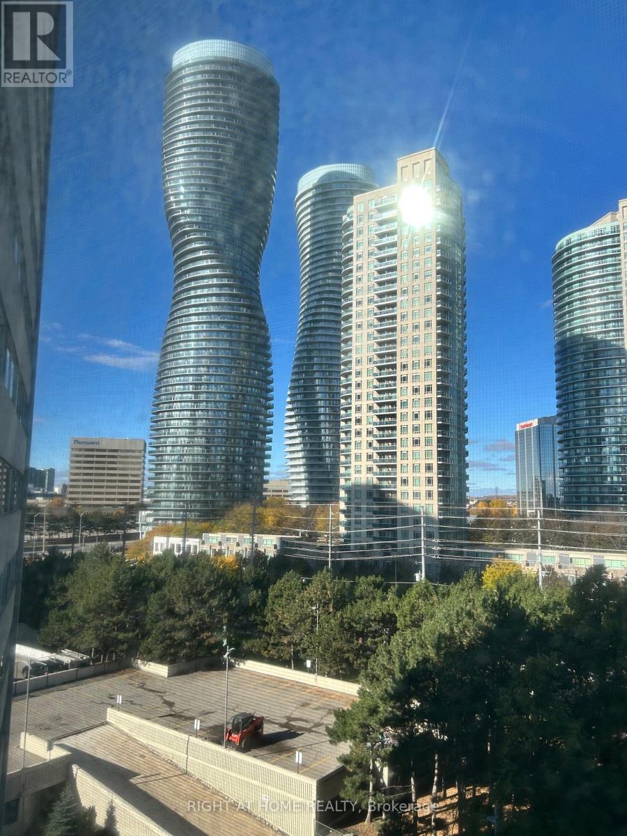 809 - 3700 Kaneff Crescent, Mississauga, Ontario  L5A 4B8 - Photo 16 - W12525848