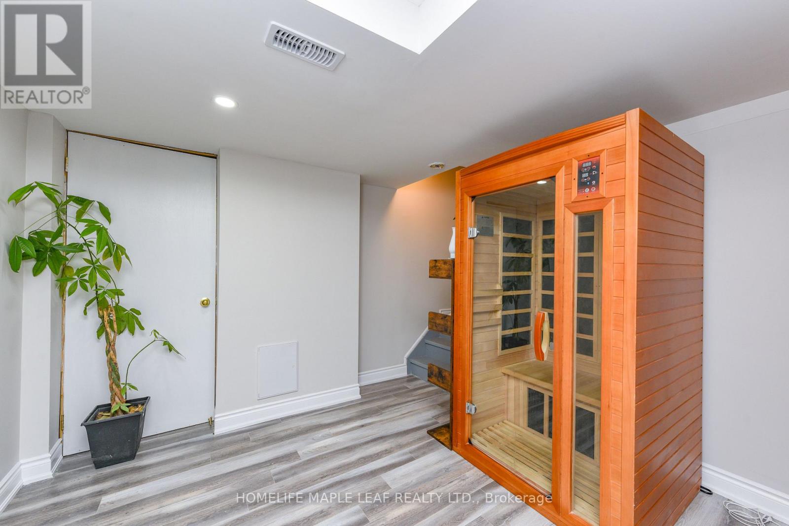 250 Brisdale Drive, Brampton, Ontario  L7A 2T3 - Photo 31 - W12525856