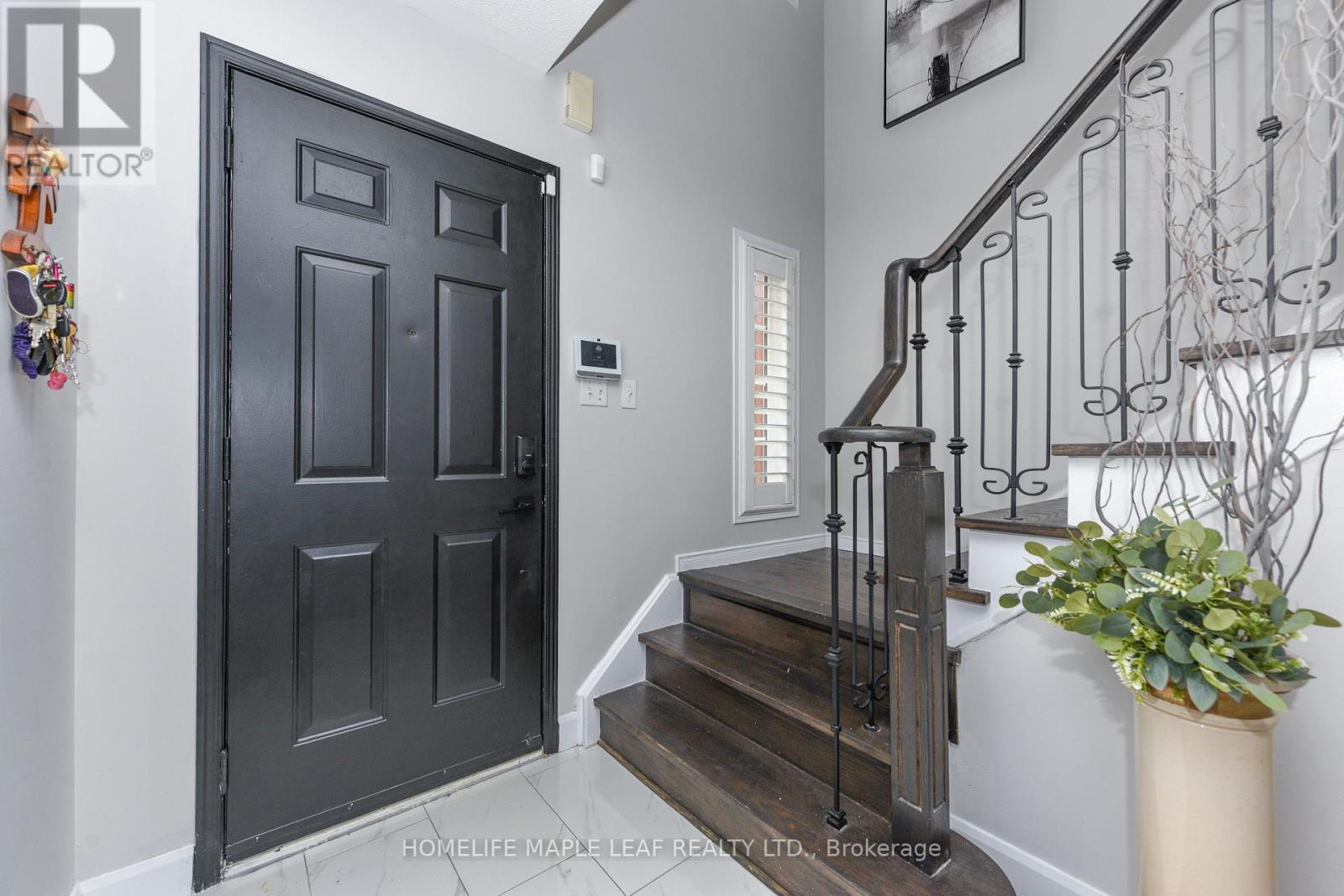 250 Brisdale Drive, Brampton, Ontario  L7A 2T3 - Photo 6 - W12525856