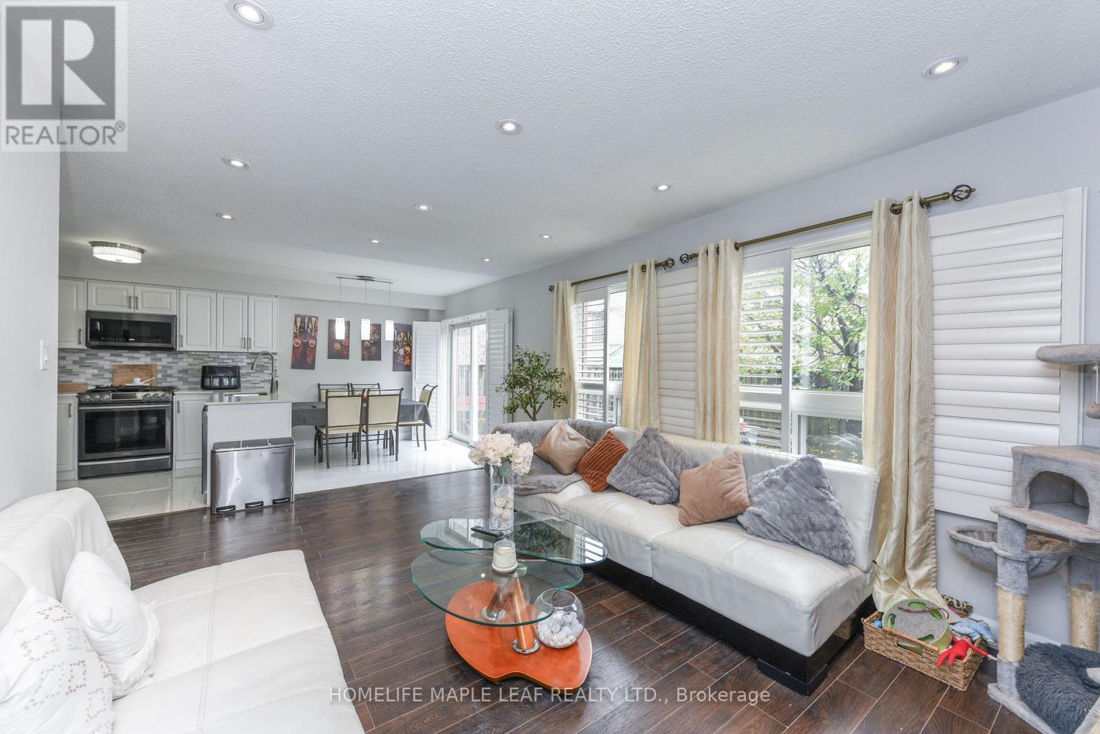 250 Brisdale Drive, Brampton, Ontario  L7A 2T3 - Photo 9 - W12525856