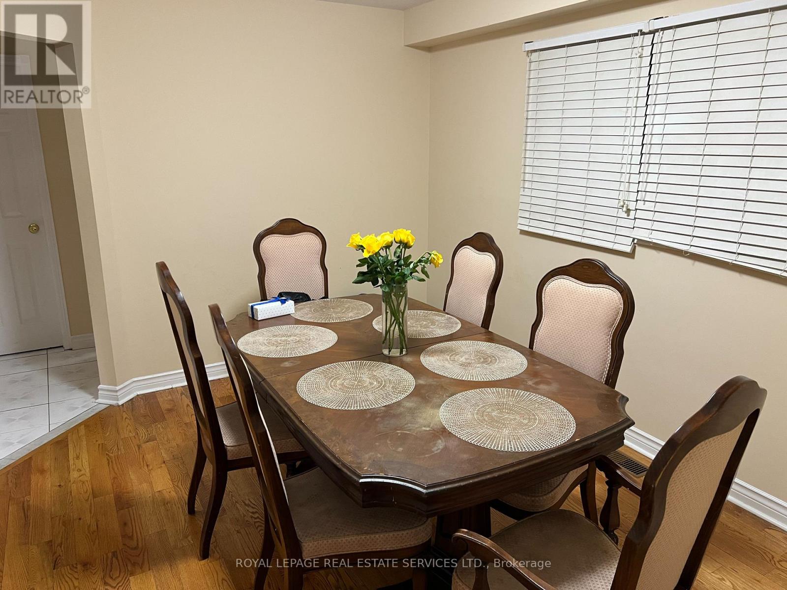 14 Songsparrow Drive S, Brampton, Ontario  L6Y 3Z8 - Photo 4 - W12525868