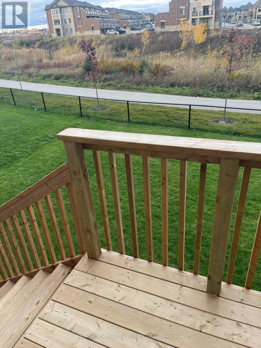 51 Goodview Drive, Brampton, Ontario  L6R 4C3 - Photo 2 - W12525872